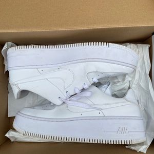 Nike Air Force 1 Sage Low